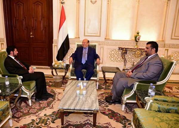 الرئيس "هادي" يستقبل رئيس حملة "شكرا مملكة الحزم وإمارات الخير"