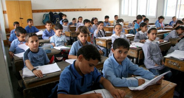 أبو سلطان: الأونروا تسعى لطمس الهوية الفلسطينية في المناهج التعليمية