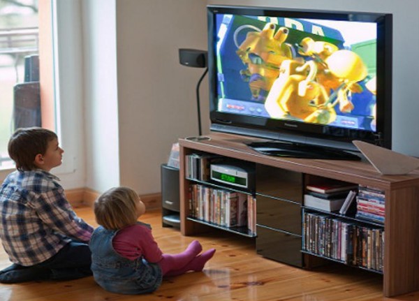 تأثير التلفاز على سلوكيات الأطفال