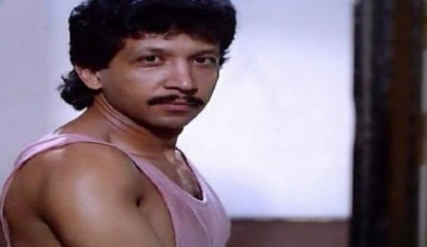 ابنة يوسف منصور لاتبدو شرقية شاهد جمالها الأخاذ