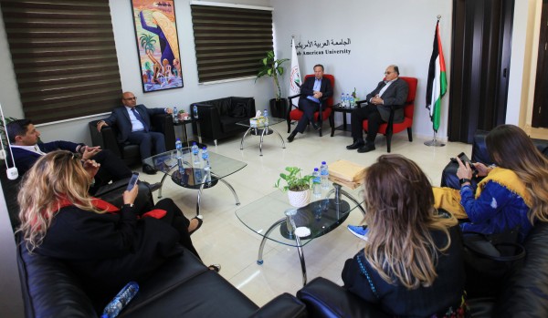 نائب رئيس مجلس إدارة الجامعة العربية الامريكية يزور موقع الجامعة