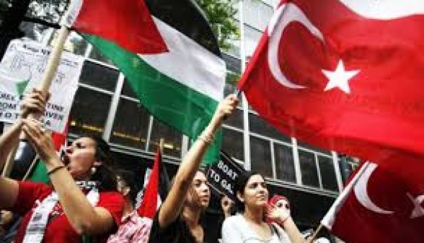 الجالية الفلسطينية في تركيا تحيي يوم المرأة العالمي