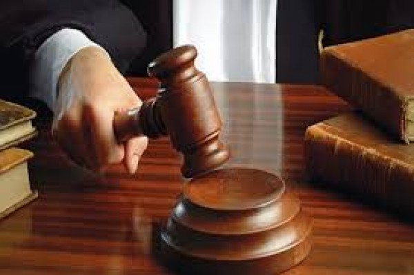 هل يجوز للإنسان التصرف في ماله بالهبة والبيع؟
