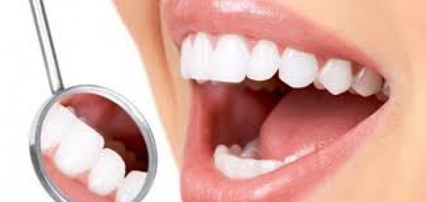 طرق طبيعية للعناية بالأسنان