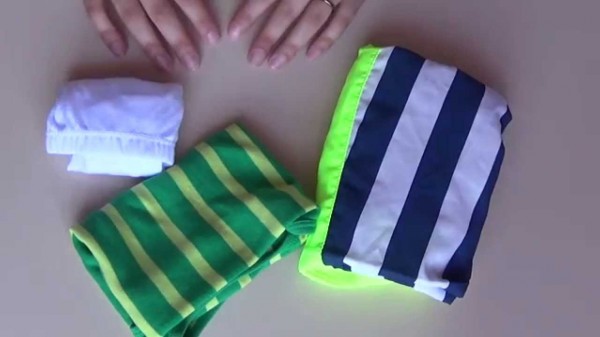 طريقة طي الملابس الداخلية للأطفال