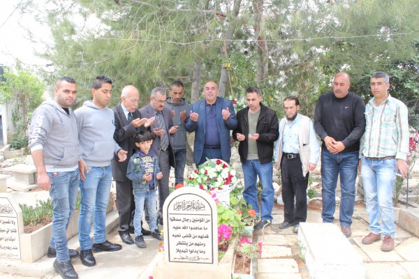 جنين.. مؤسسات معنية بالأسرى تزور مقابر الشهداء