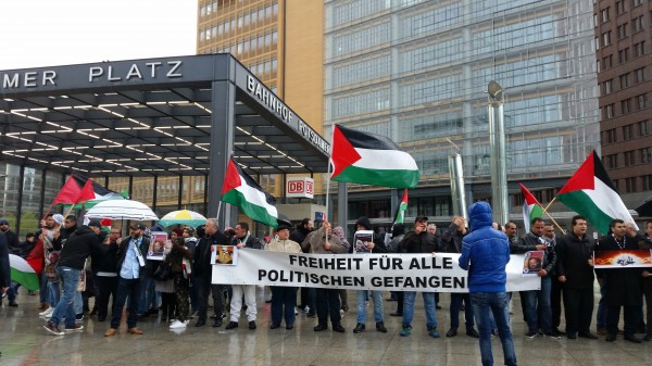 لجنة العمل الوطني الفلسطيني ببرلين تنظم وقفة تضامنية مع الأسرى