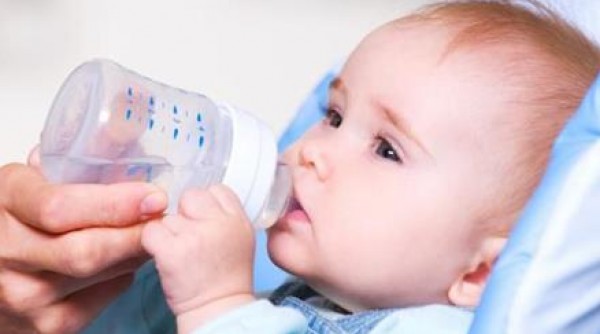 الماء ضروري لطفلك الرضيع