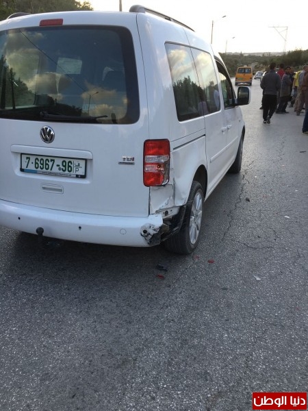 الدفاع المدني يخلي إصابة من حادث تصادم مركبتين شمال طولكرم