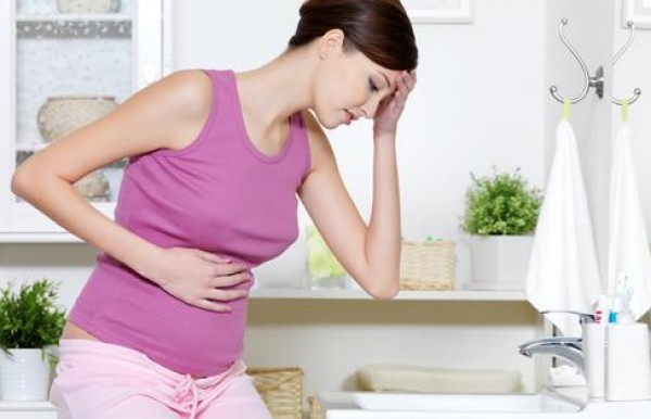 ما المشاكل التي تتعرَّض لها الحامل بسبب الجو الحار؟