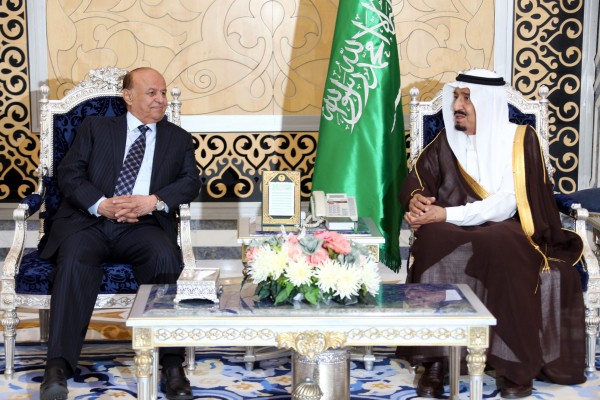 الملك سلمان يؤكد لهادي استمرار دعم المملكة لاستقرار اليمن