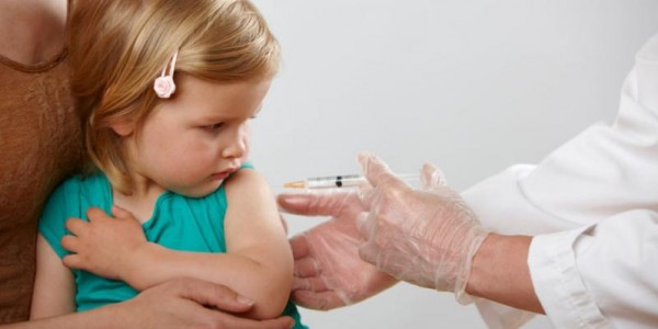 أحياناً يجب الامتناع عن تطعيم الطفل