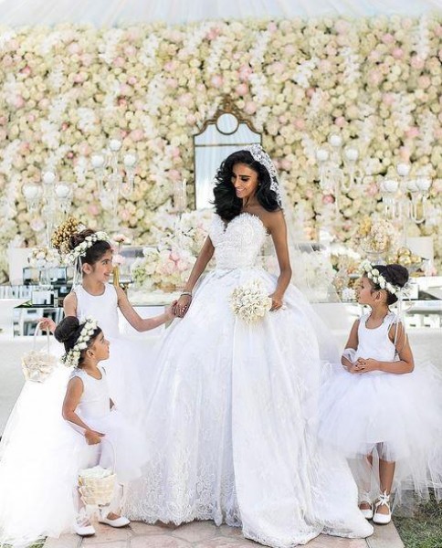 4 فساتين زفاف لعارضة أزياء ايرانية