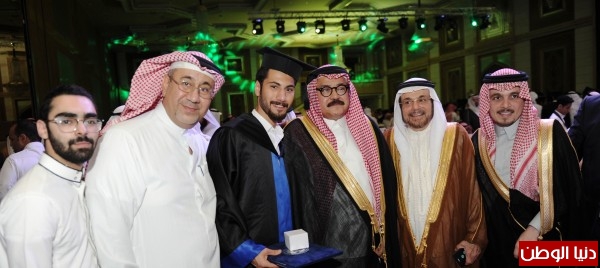 منح رجل الإعمال صالح عبدا لله جائزة التميز