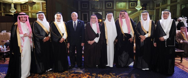جامعة الأعمال والتكنولوجيا تمنح الاقتصادي "صالح عبدلله" جائزة التميز