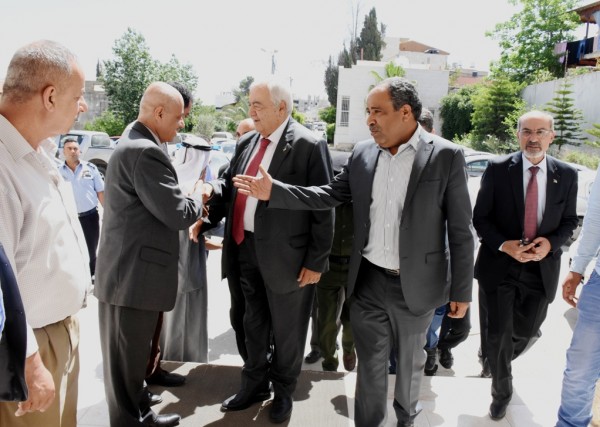 محافظ سلفيت ووزير العمل يتفقدان مركز التدريب المهني بالمحافظة