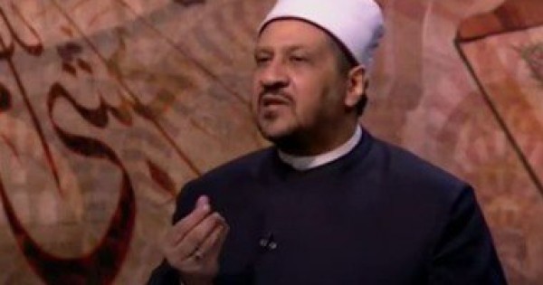 مستشار المفتي بمصر: على الزوج التواصل مع زوجته عبر الفيسبوك