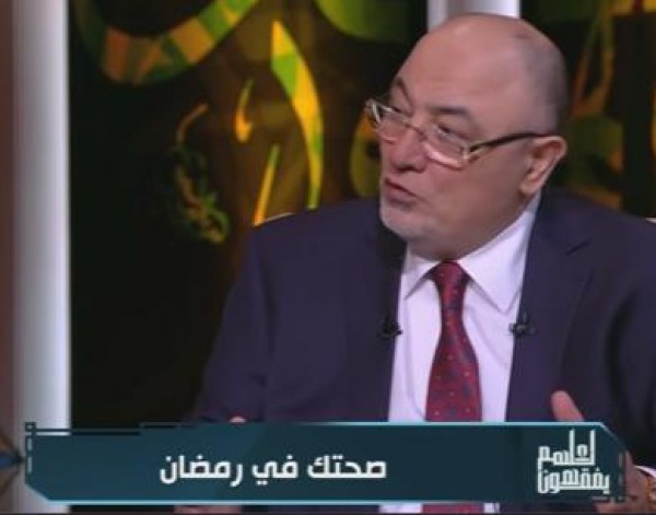 بالفيديو.. رائد طب الباطنة يقدم وصفة سحرية لتجنب تعب الصيام