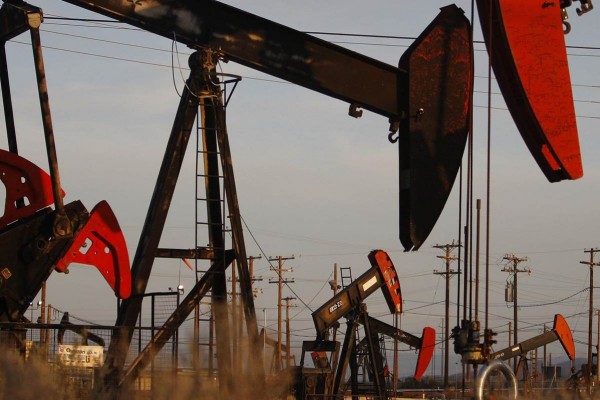 7 دول تؤيد الاتفاق السعودي الروسي بخفض إنتاج النفط