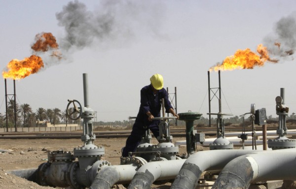 النفط يرتفع بدعم توقعات تمديد اتفاق خفض الإنتاج
