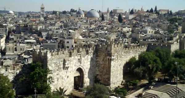 خطة إسرائيلية لفصل شعفاط وكفر عقب عن مدينة القدس
