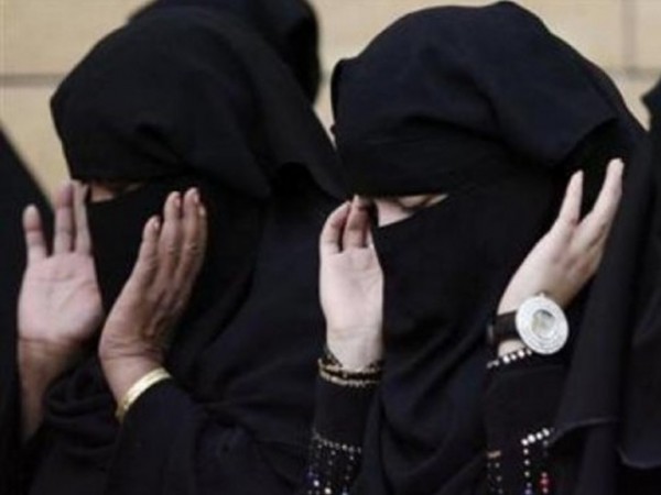 بالفيديو: حكم اعتكاف المرأة في مسجد بيتها ؟