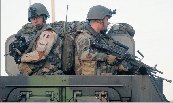 فرنسا: نمتلك قوات خاصة بسوريا
