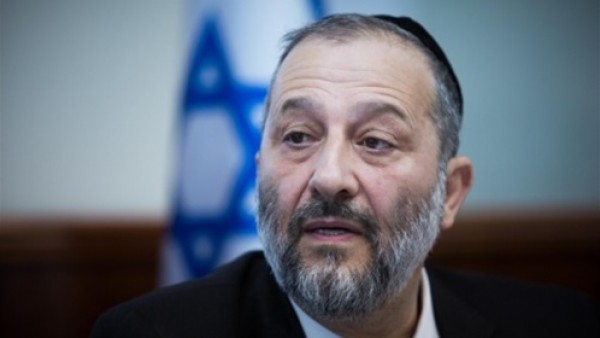 على خطى نتنياهو.. وزير الداخلية الإسرائيلي يواجه تهمًا بالفساد