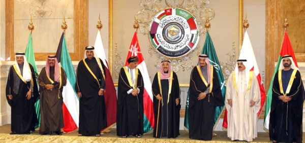 الكويت تتوسط لحل أزمة قطر والخليج