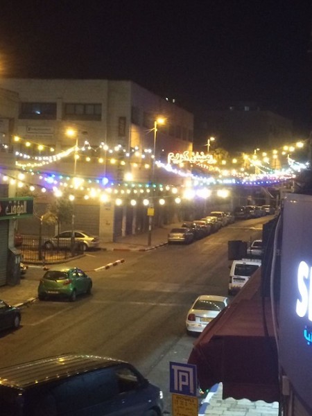 كهرباء القدس تنهي أعمال التزيين والإنارة لاستقبال شهر رمضان
