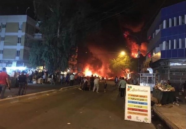 لحظة التفجير في منطقة الكرادة وسط بغداد
