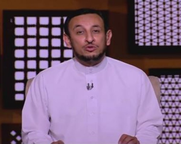 بالفيديو.. بكاء رمضان عبدالمعز على الهواء أثناء نعيه الشيخ الراوى