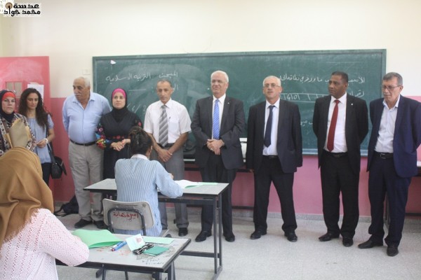 طلاب وطالبات أريحا يقدمون أول امتحان الثانوية ضمن النظام الجديد