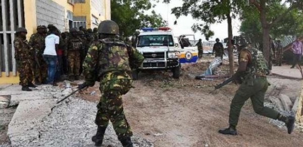 قتلى وجرحى واحتجاز رهائن بهجمات مسلحة في مقديشو