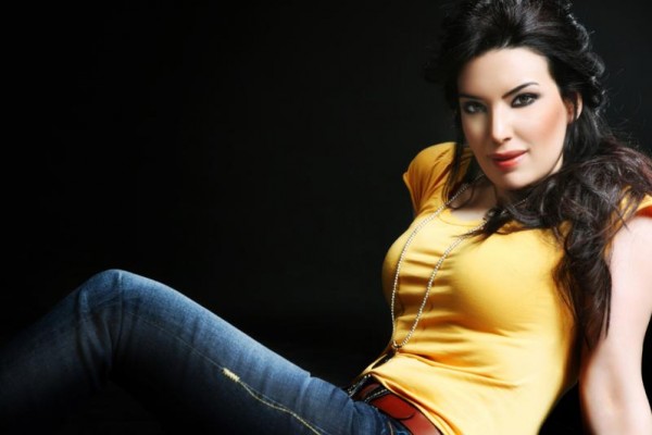 موقف غريب لعبير صبري من "قُبلات السينما"!