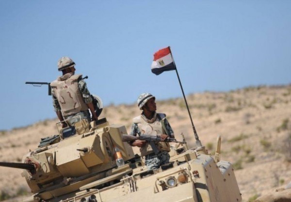 مقتل ضابط مصري واصابة أخرين بانفجار في القاهرة