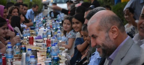 الهباش يشارك ايتام قرية الاطفال SOS افطارا رمضانيا ببيت لحم