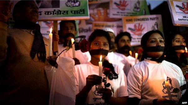 الهند: إلقاء امرأة من سيارة بعد اغتصابها جماعيًا
