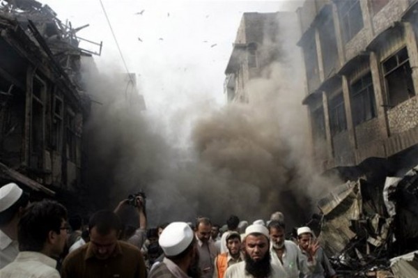 مصرع 7 أشخاص في انفجار سيارة ملغومة بباكستان