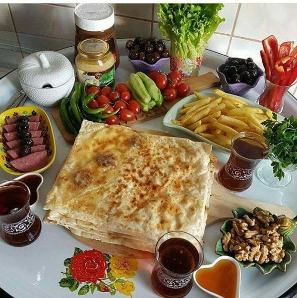 زوجة تركية تبهر رواد فيس بوك بطعام أسرتها في رمضان