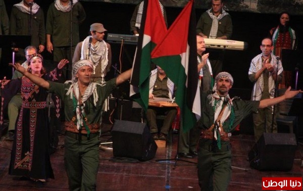 بالفيديو: فرقة العاشقين الفلسطينية تحيي حفلاً بمناسبة العيد