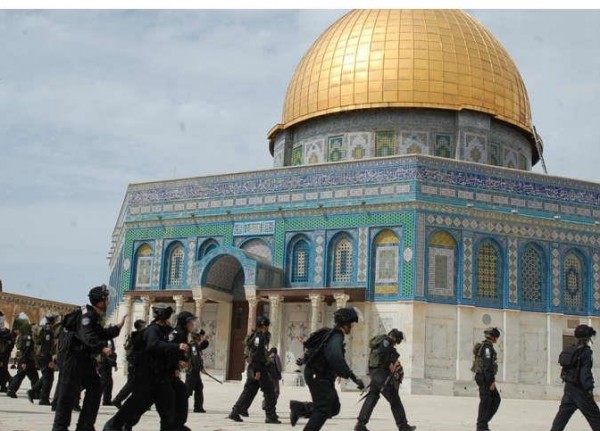 الحكومة: إغلاق إسرائيل للمسجد الأقصى تجاوز خطير للقوانين الدولية
