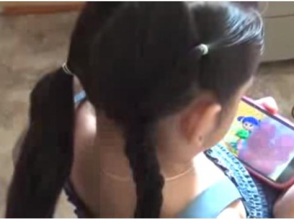 بالفيديو : تسريحة بنات اطفال حلوه وسهلة للمدرسة