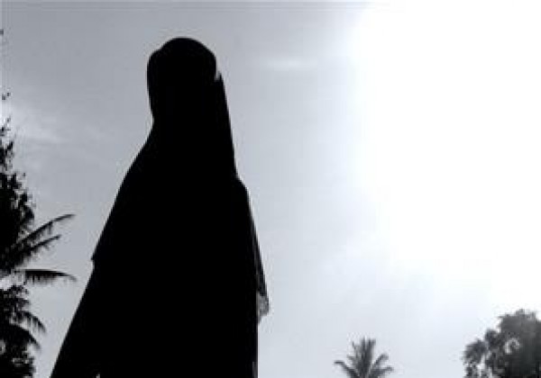 بالفيديو: شاهد كيف علّم النبي هذه المرأة وجعلها تتخَلّق بخُلق"الجبار"