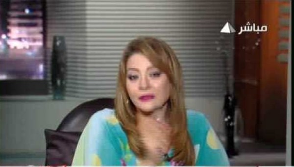 موقف محرج لمذيعة التلفزيون المصرى على الهواء