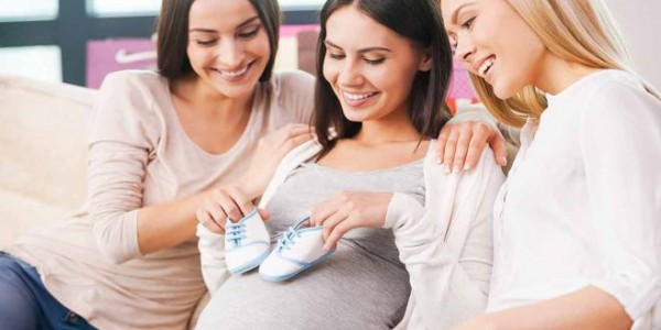 لا تقولي هذه العبارات للحامل في الأشهر الأخيرة في الحمل!