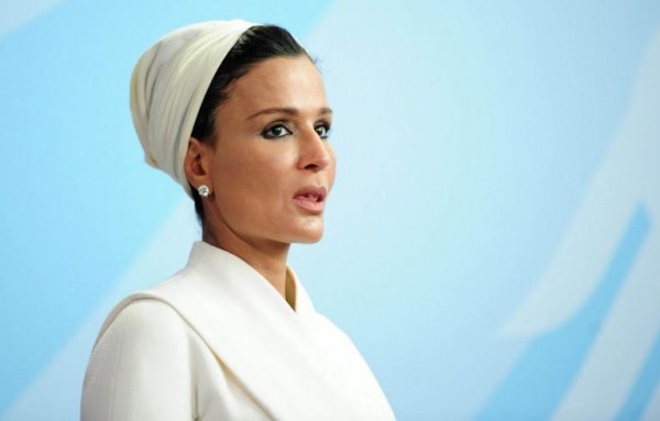 الشيخة "موزة" خارج جائزة السيدة العربية الأولى