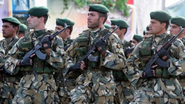 مصرع 3 جنود إيرانيين في إطلاق نار غرب طهران