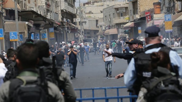 جمعة الغضب...ثلاثة شهداء ومئات الإصابات ومقتل 3 إسرائيليين بعملية طعن 9998838616