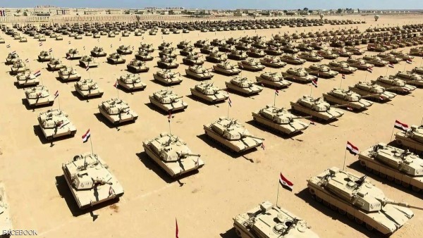 القاهرة تفتتح أول قاعدة عسكرية متكاملة
